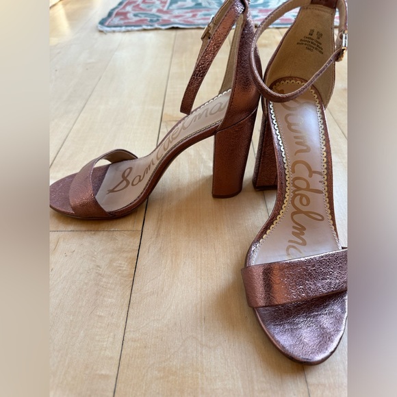 Sam Edelman Yaro in Rose/Bronze Crinkled Leather strappy heels. - Picture 4 of 7